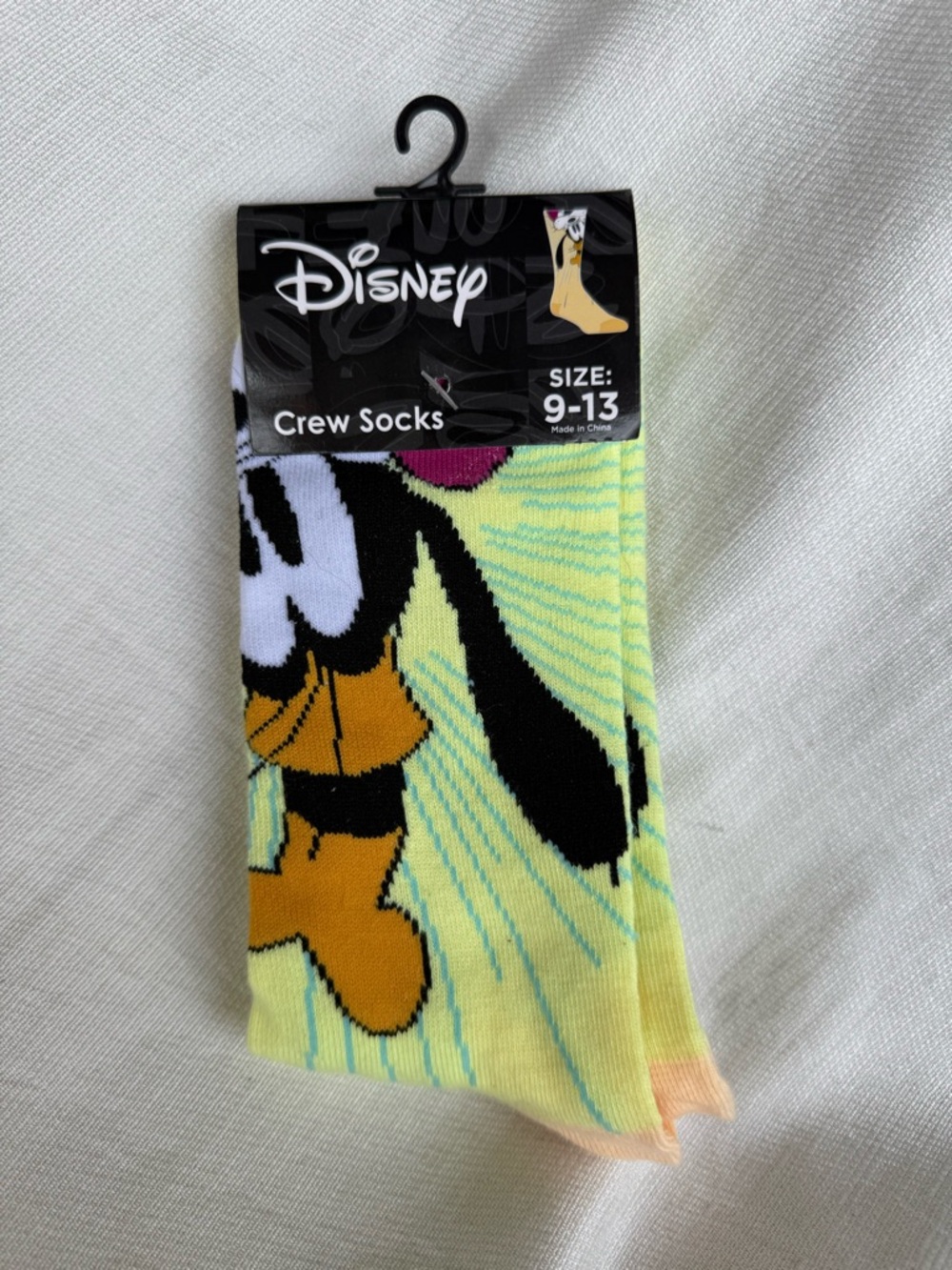 Disney Crew Socks – Yellow Pluto Graphic (Size 9-13)